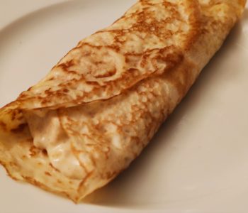 Crêpes de pollo con bechamel de curry